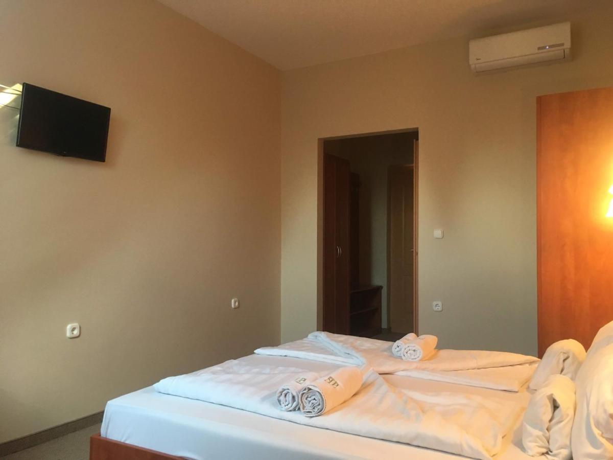 Pelso Panzio Bed & Breakfast Balatonmáriafürdő Eksteriør bilde