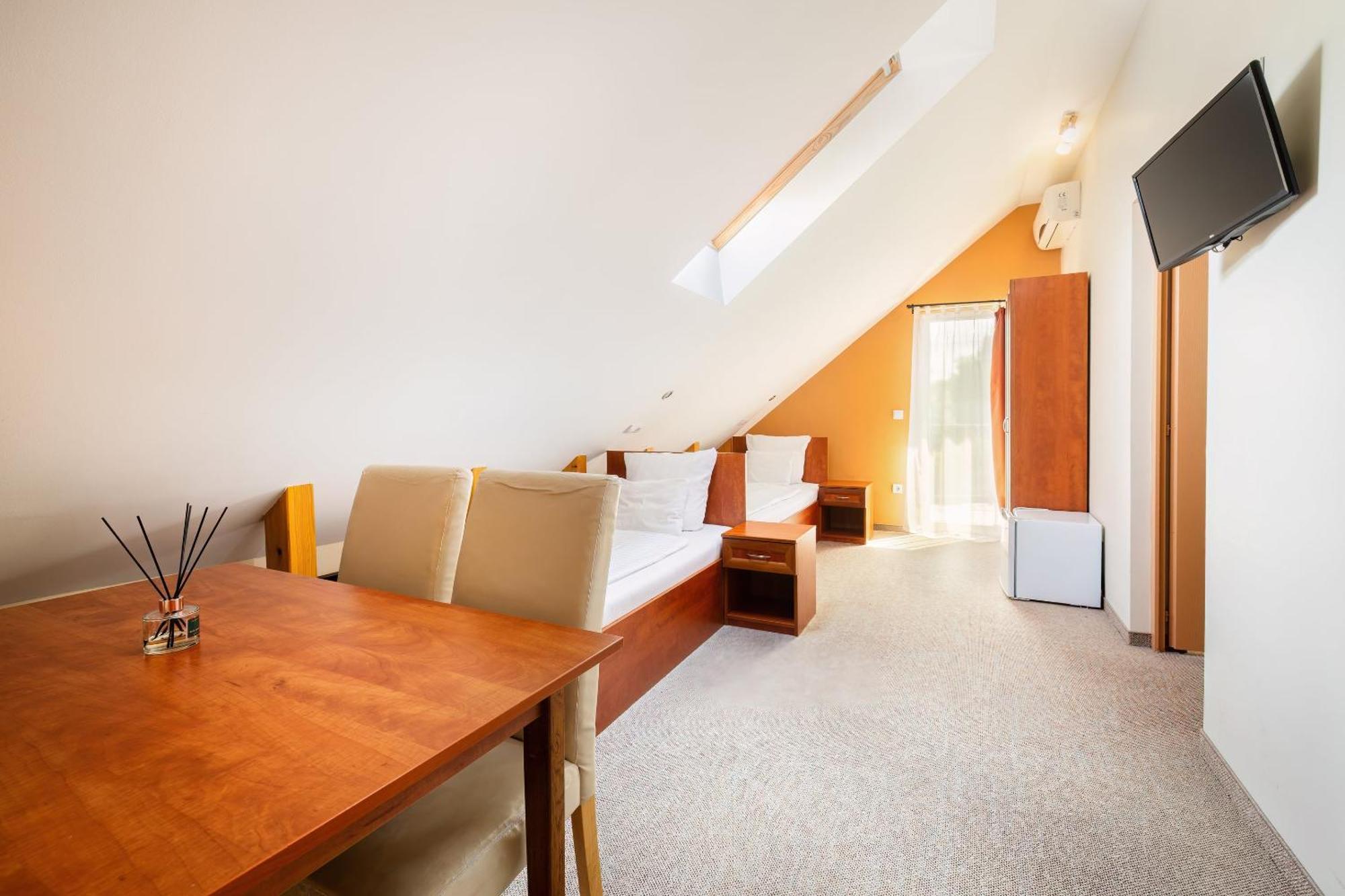 Pelso Panzio Bed & Breakfast Balatonmáriafürdő Eksteriør bilde